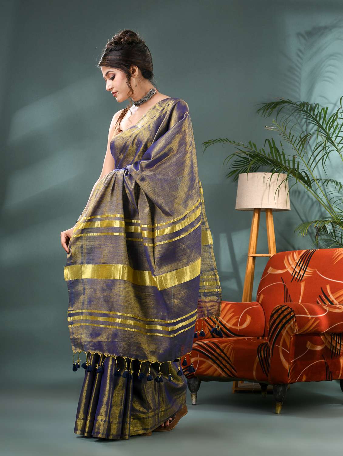 women solid plain saree with blouse - 21986598 - Standard Image - 2