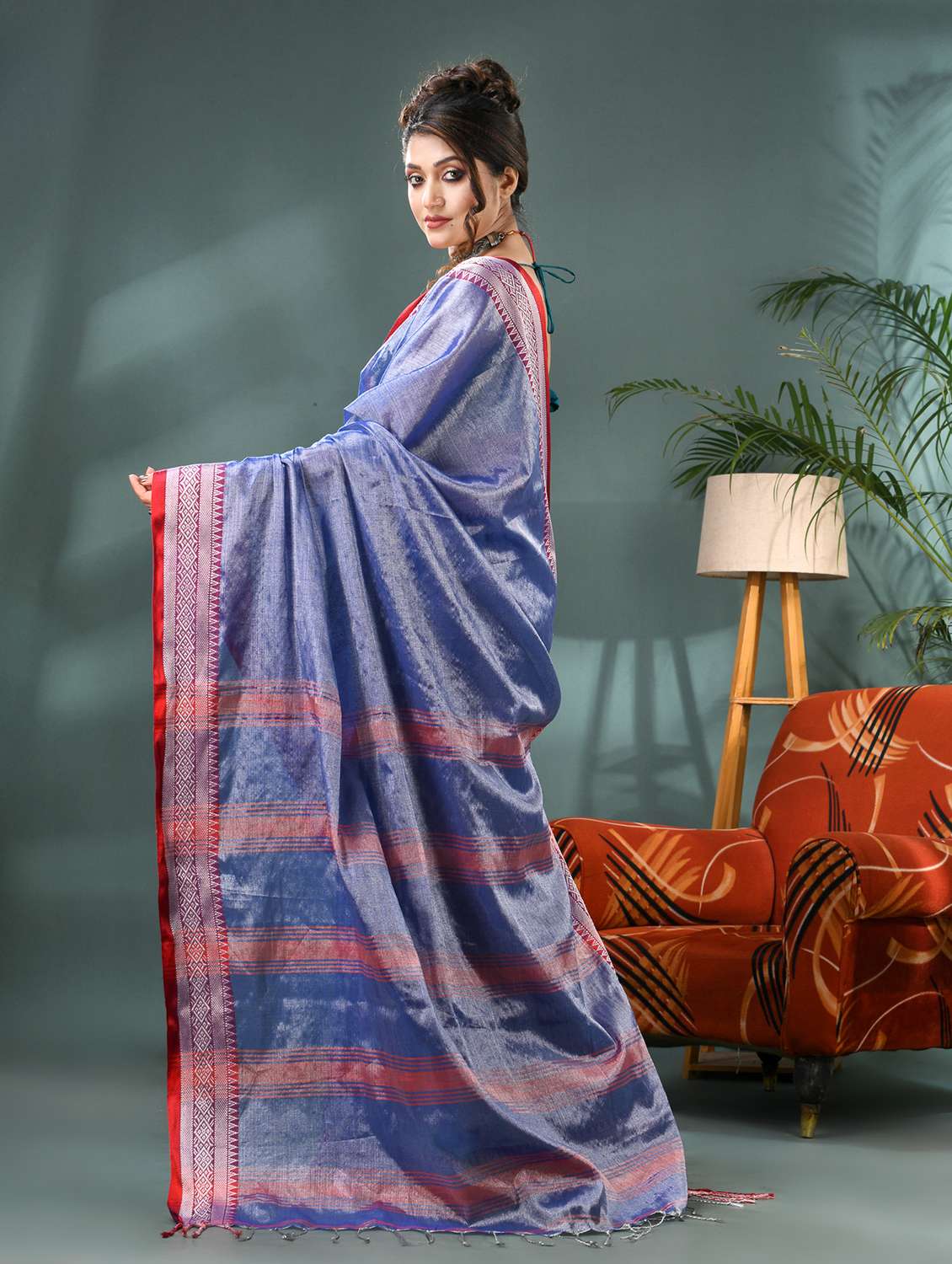 women solid with bordered handloom saree with blouse - 21986621 -  Standard Image - 2
