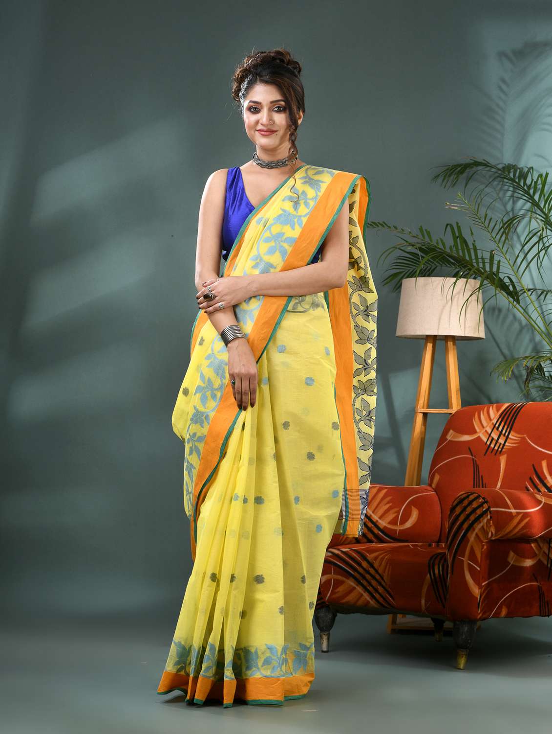 women self design handloom saree - 21986625 -  Zoom Image - 0