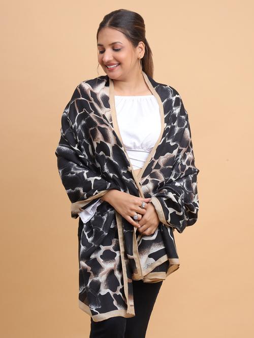 women abstract print viscose scarf   - 21986812 -  Standard Image - 0