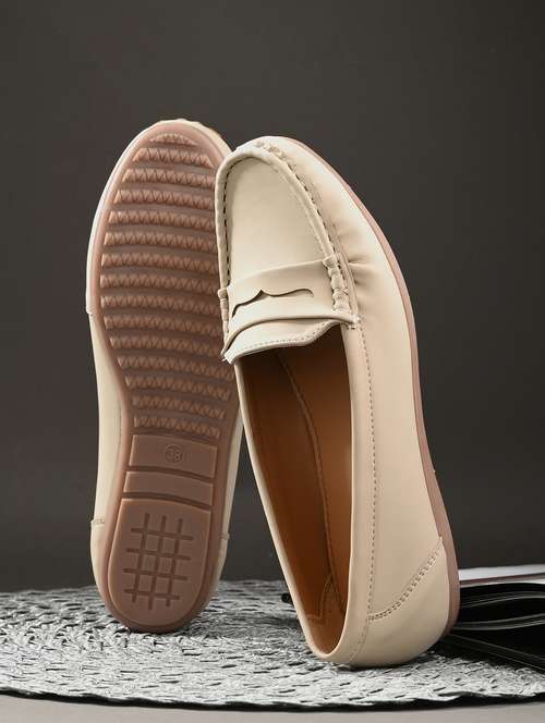 women nude slip on ballerina - 21986887 -  Standard Image - 0