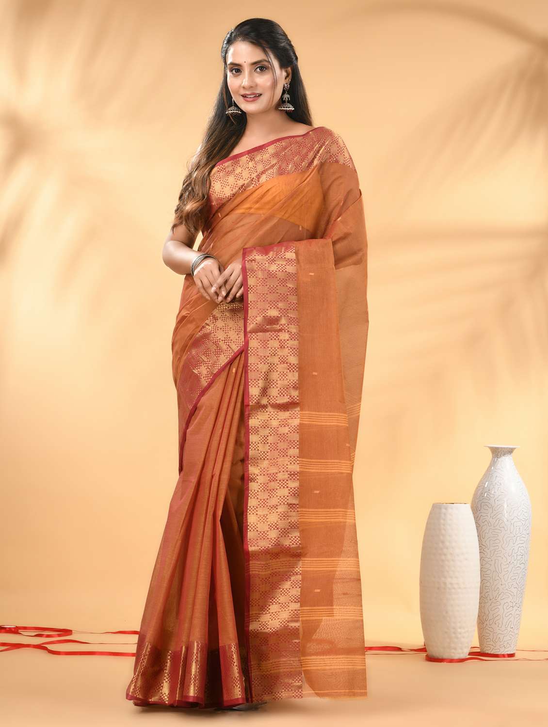 women self design tant saree - 21986934 - Zoom Image - 0
