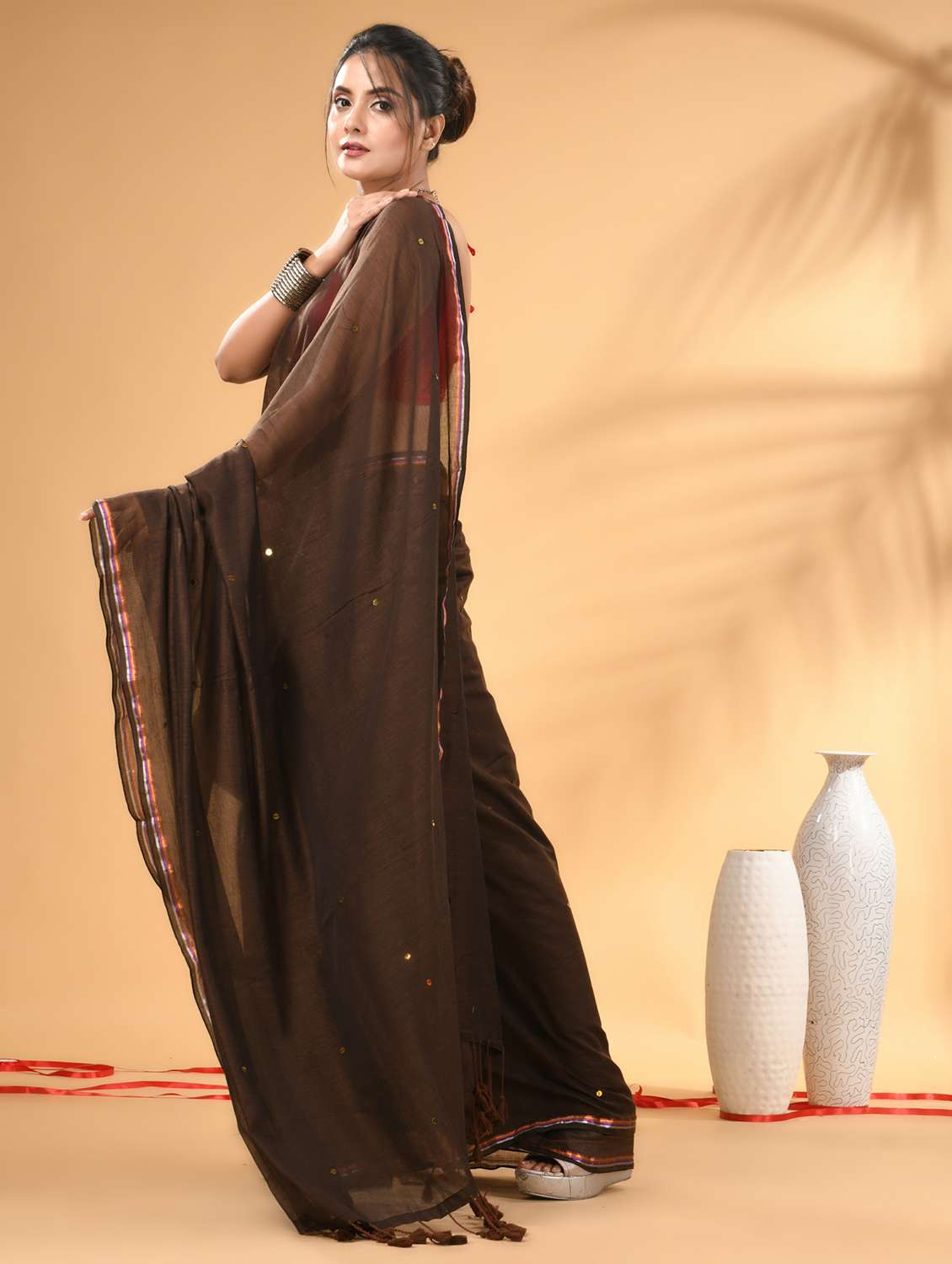 women solid with bordered handloom saree with blouse - 21986996 -  Standard Image - 2