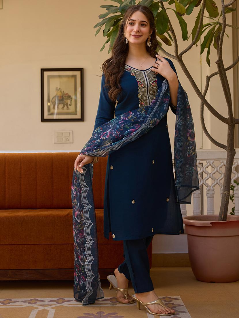 women three quarter sleeve kurta pant with dupatta set - 21987333 - Standard Image - 2
