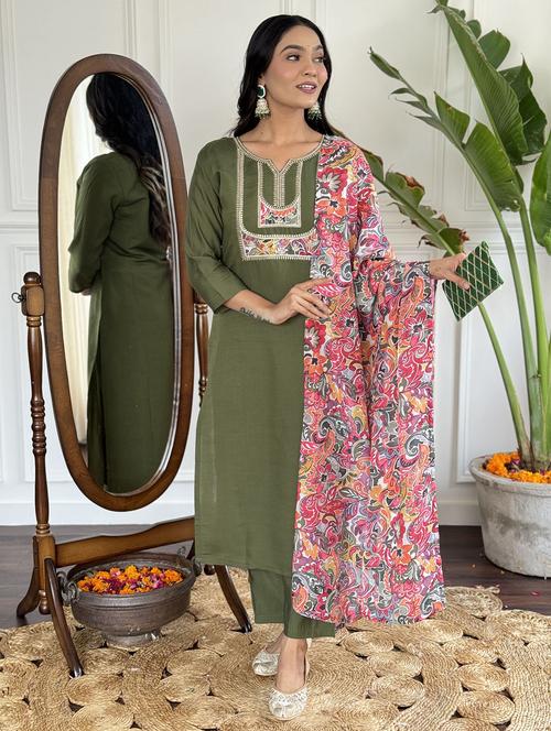 women three quarter sleeve kurta pant with dupatta set - 21987342 - Standard Image - 0