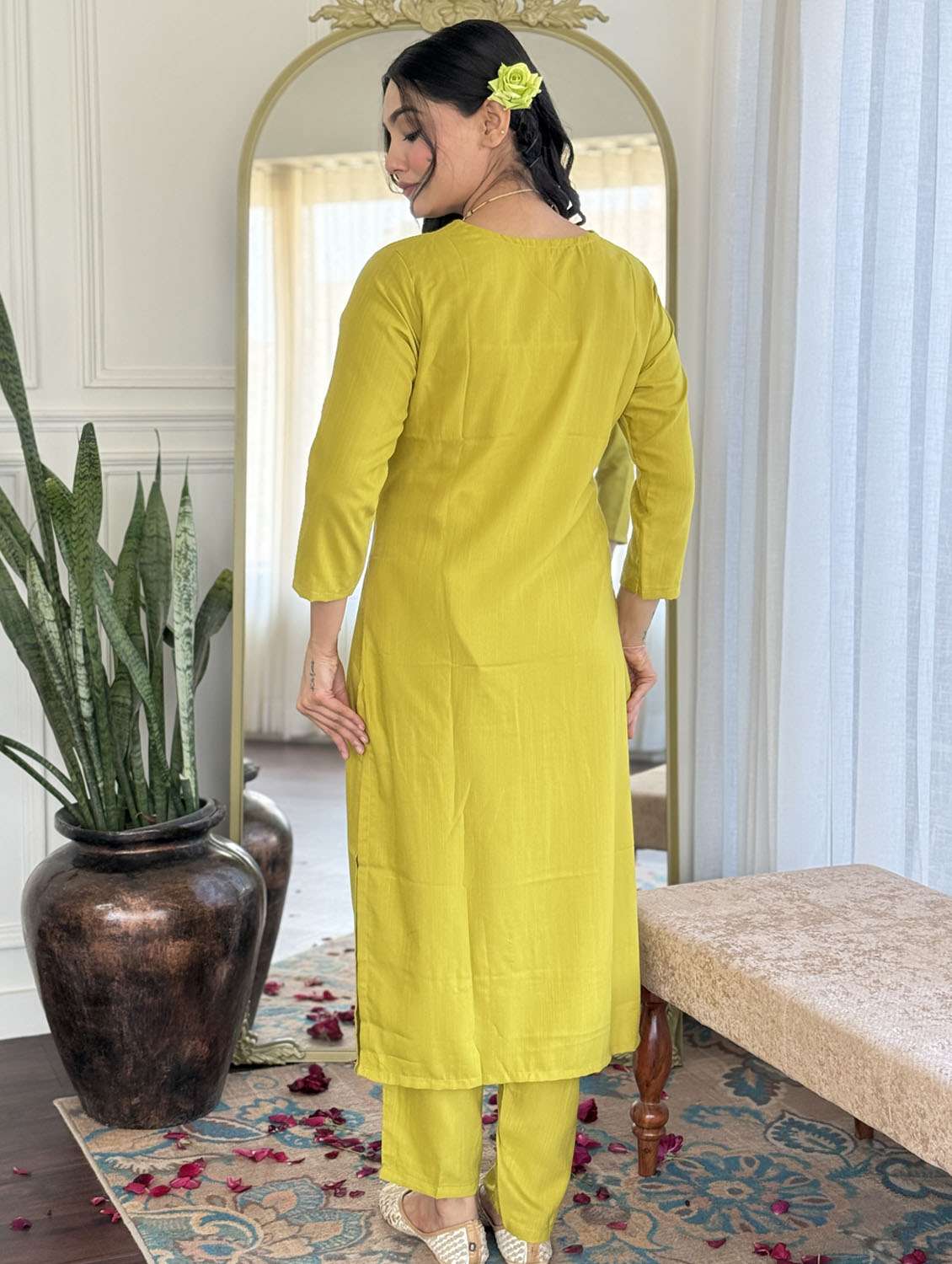 women three quarter sleeve kurta pant with dupatta set - 21987346 - Standard Image - 2