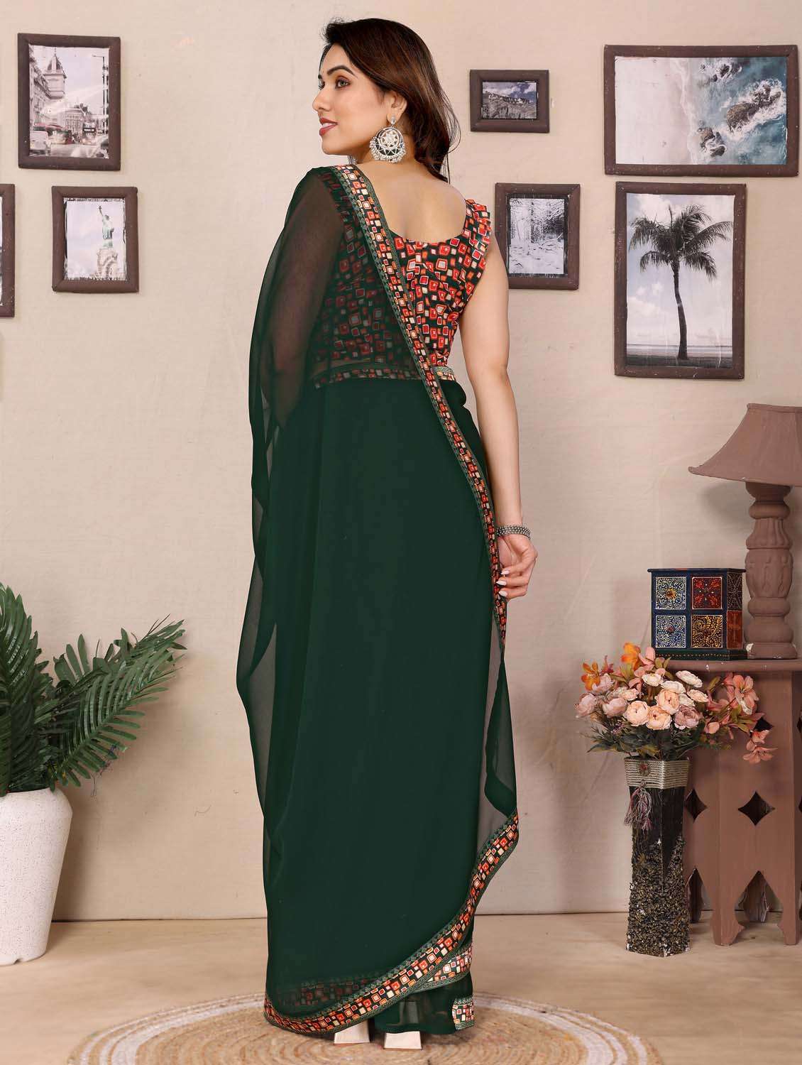women solid with bordered saree with blouse - 21988134 - Standard Image - 2