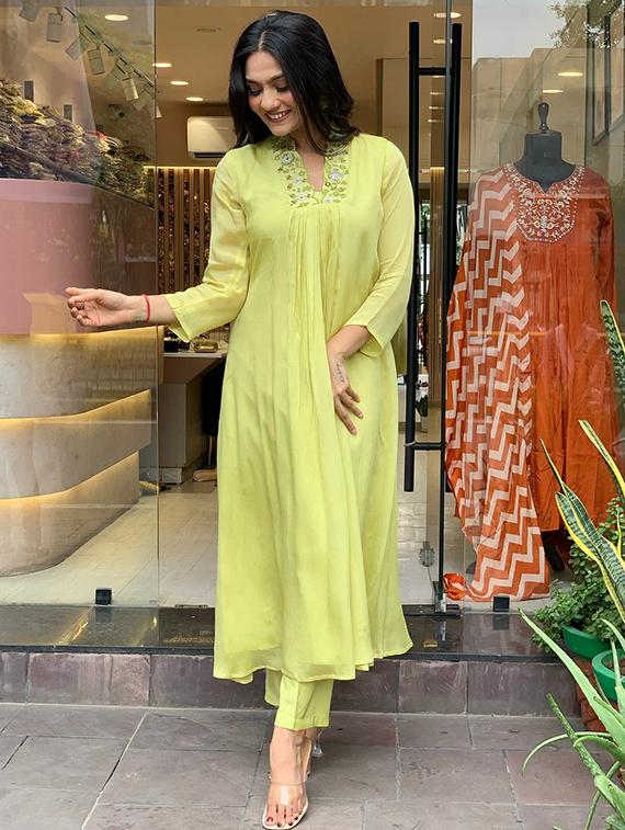 women solid with work long sleeve kurta pant with dupatta set - 21989881 - Standard Image - 2