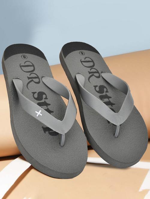 men toe separator diabetic and orthopedic slipper - 21991495 -  Standard Image - 0
