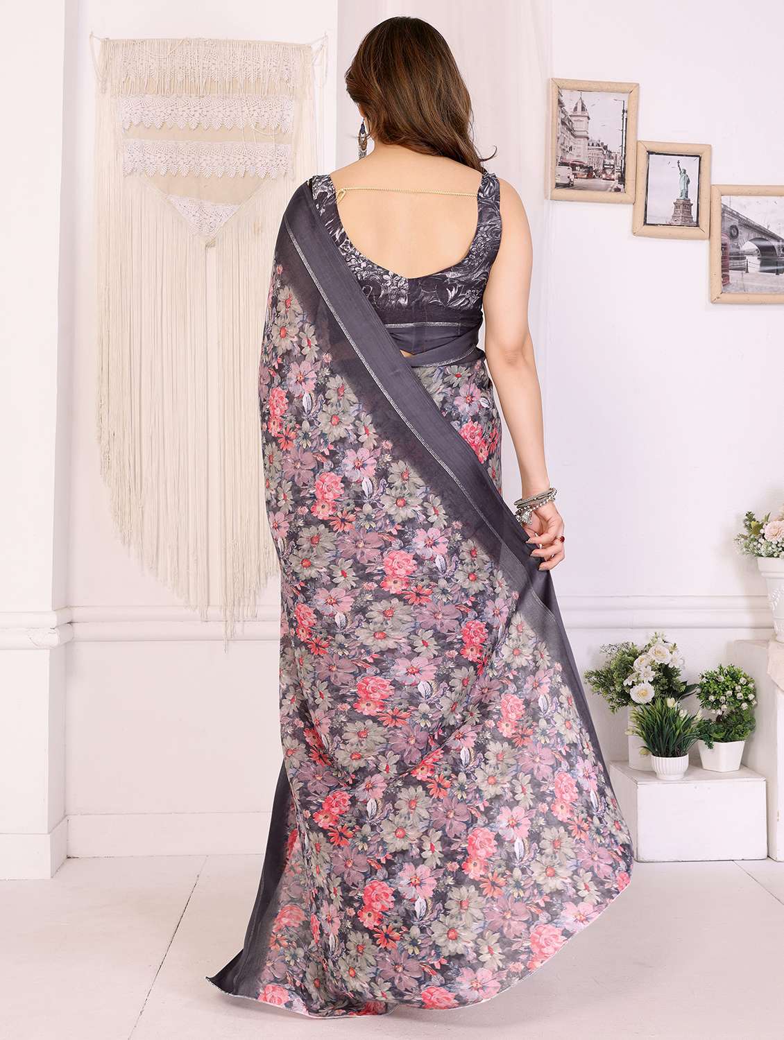 women floral printed saree with blouse - 21991636 -  Standard Image - 2