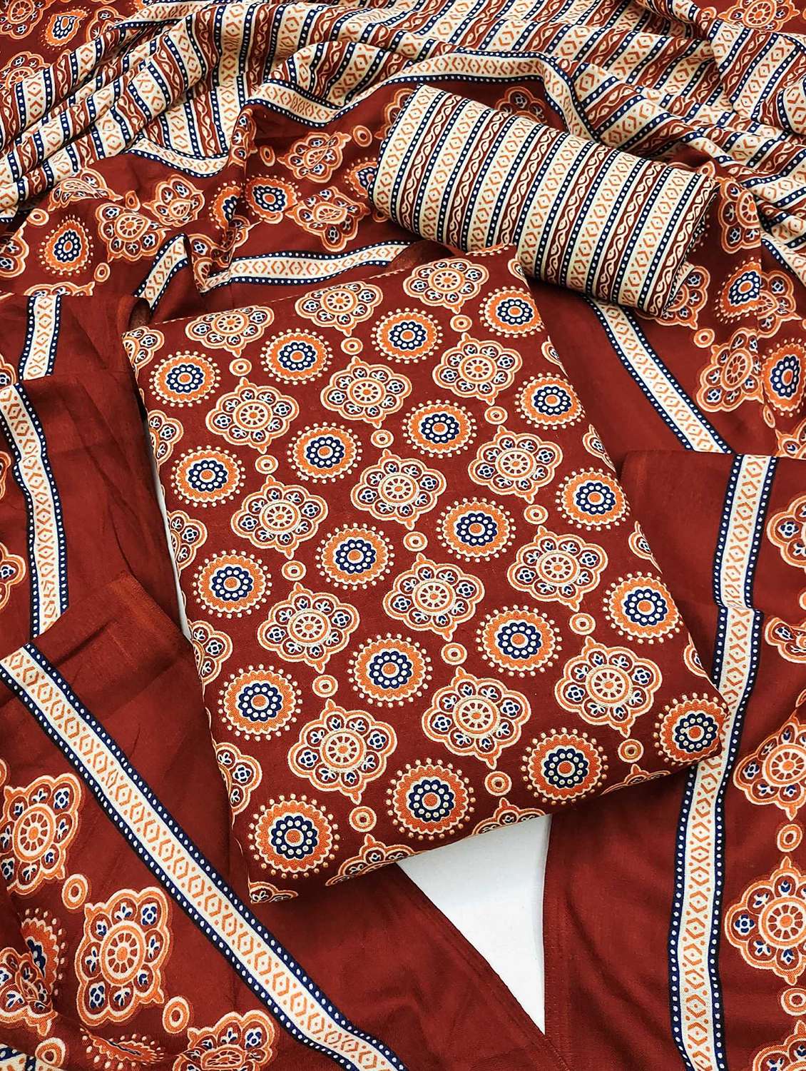 women floral printed unstitched suit set