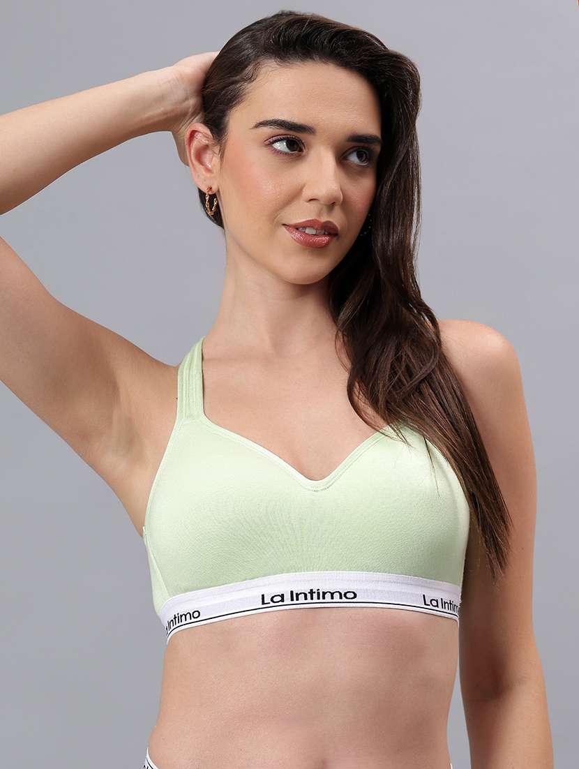 women solid lightly padded sports bra