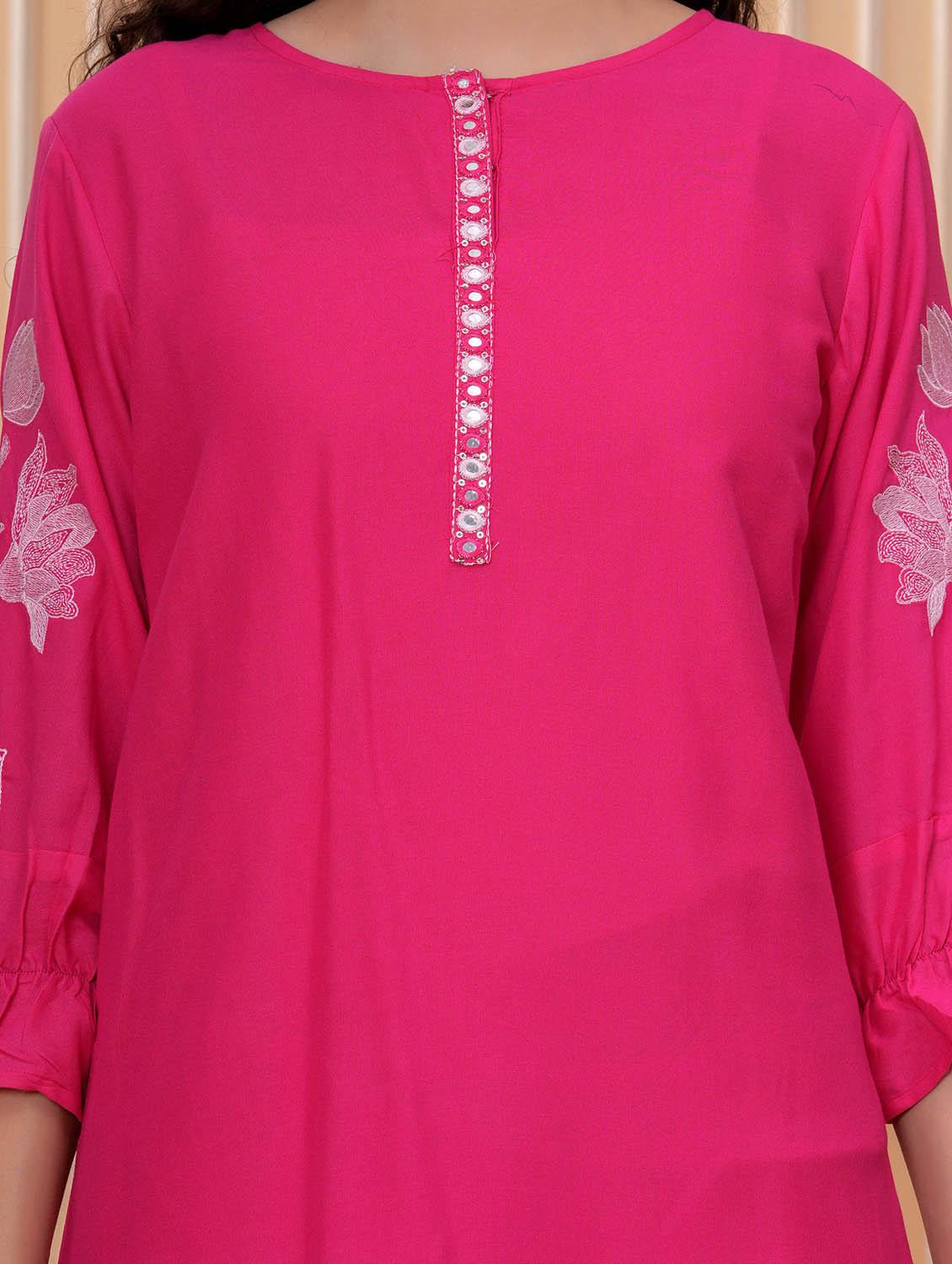 women embroidered kurta and pant set - 21995112 - Standard Image - 2