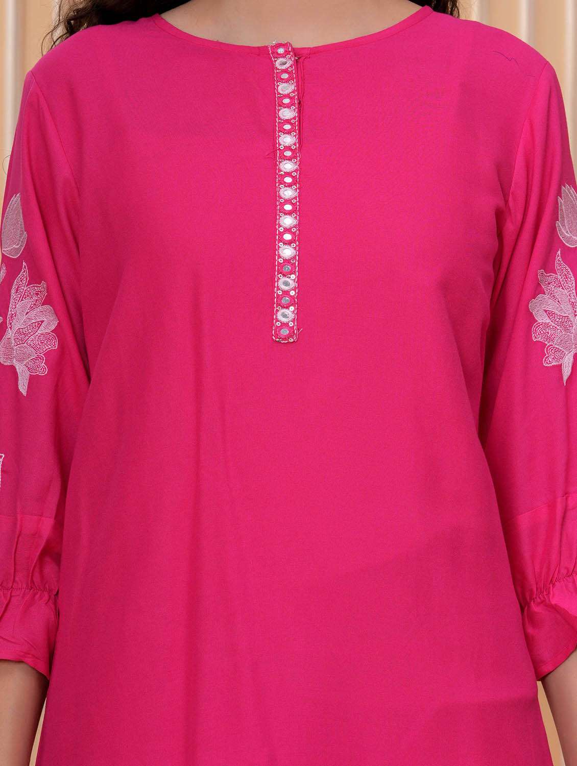women embroidered kurta and palazzo set - 21995162 - Standard Image - 2