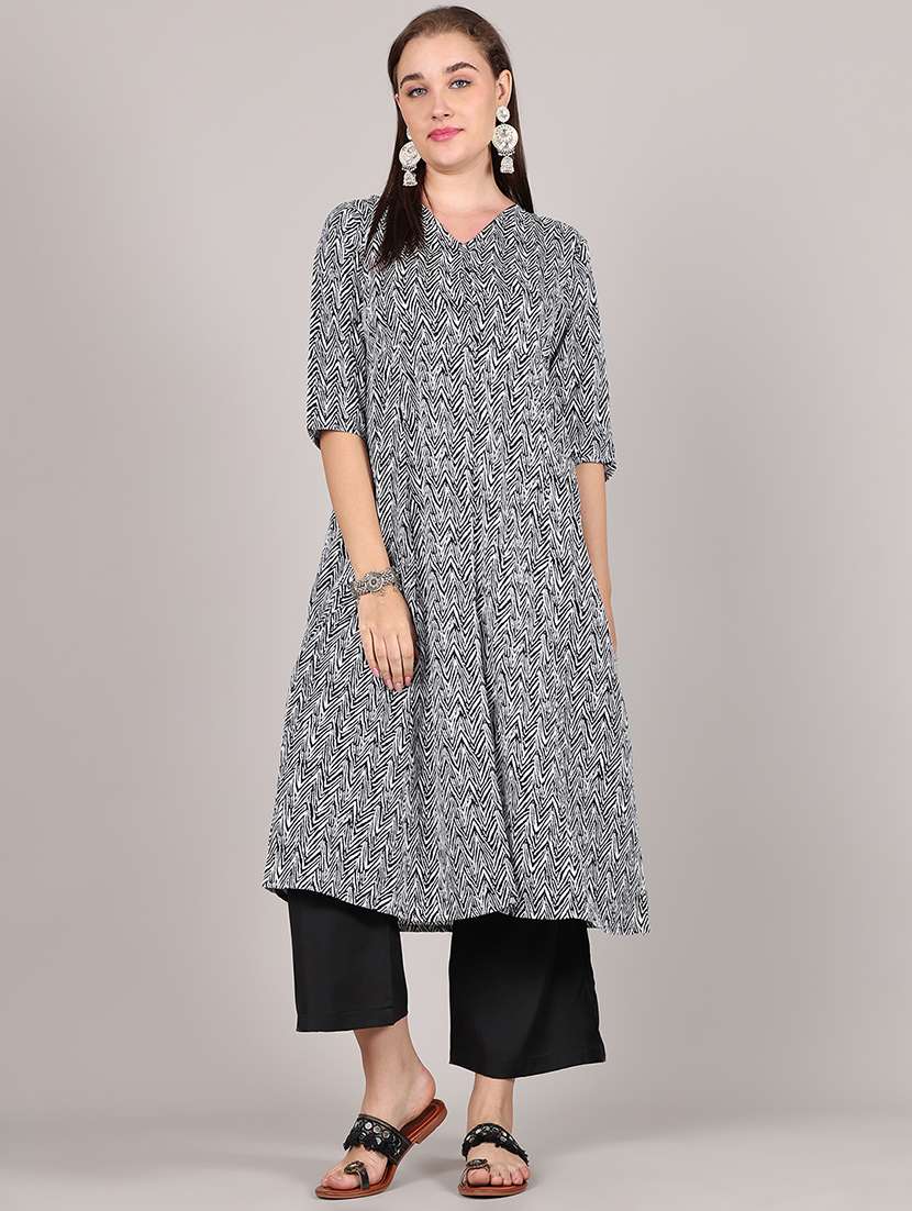 women printed three quarter sleeve kurta palazzo set