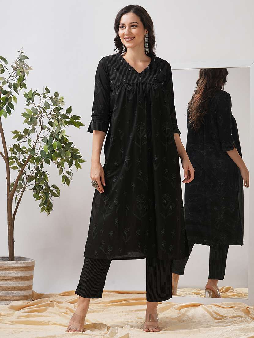 women printed three quarter sleeve a-line kurta