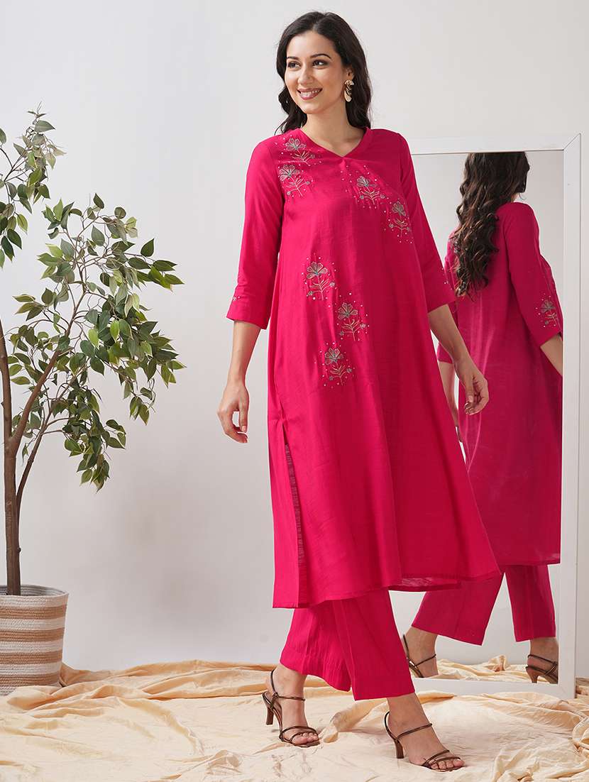 women solid with work three quarter sleeve a-line kurta