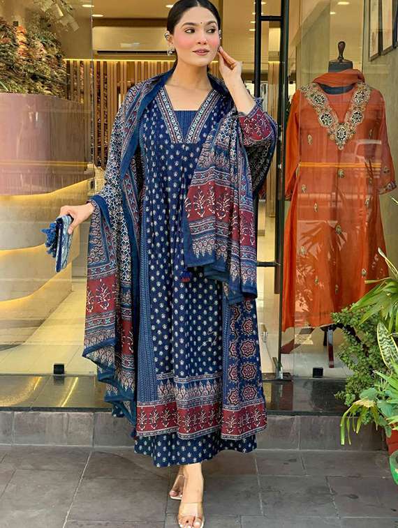 women printed three quarter sleeve kurta pant with dupatta set - 21997879 -  Standard Image - 2