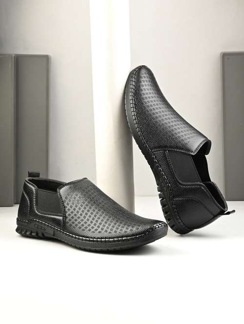 men black slip on casual shoes - 21998040 -  Standard Image - 0
