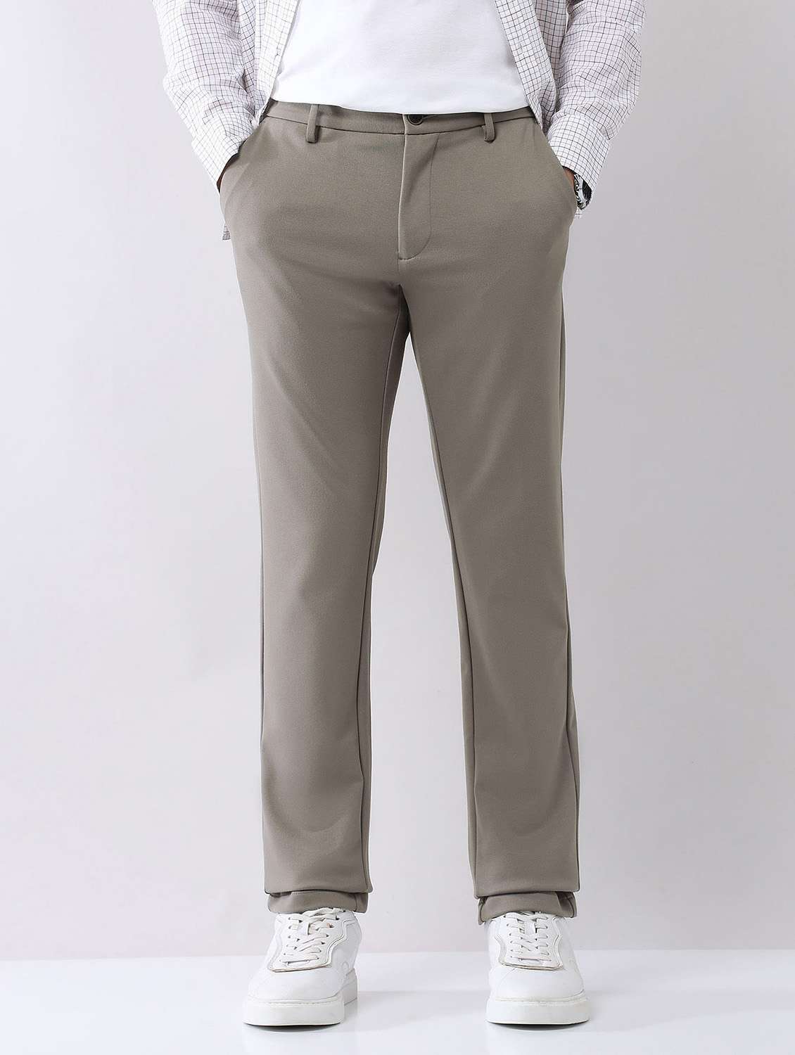 men solid mid rise straight fit chinos