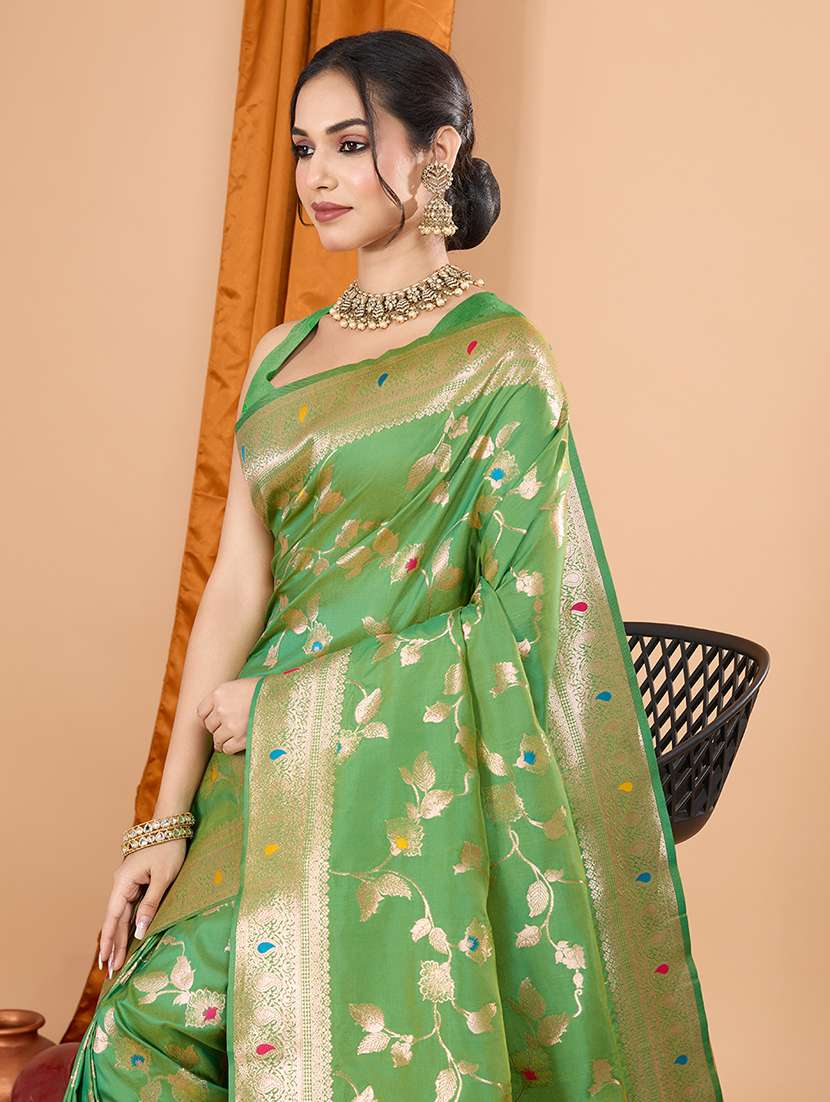 women self design banarasi saree with blouse - 21998528 - Standard Image - 2