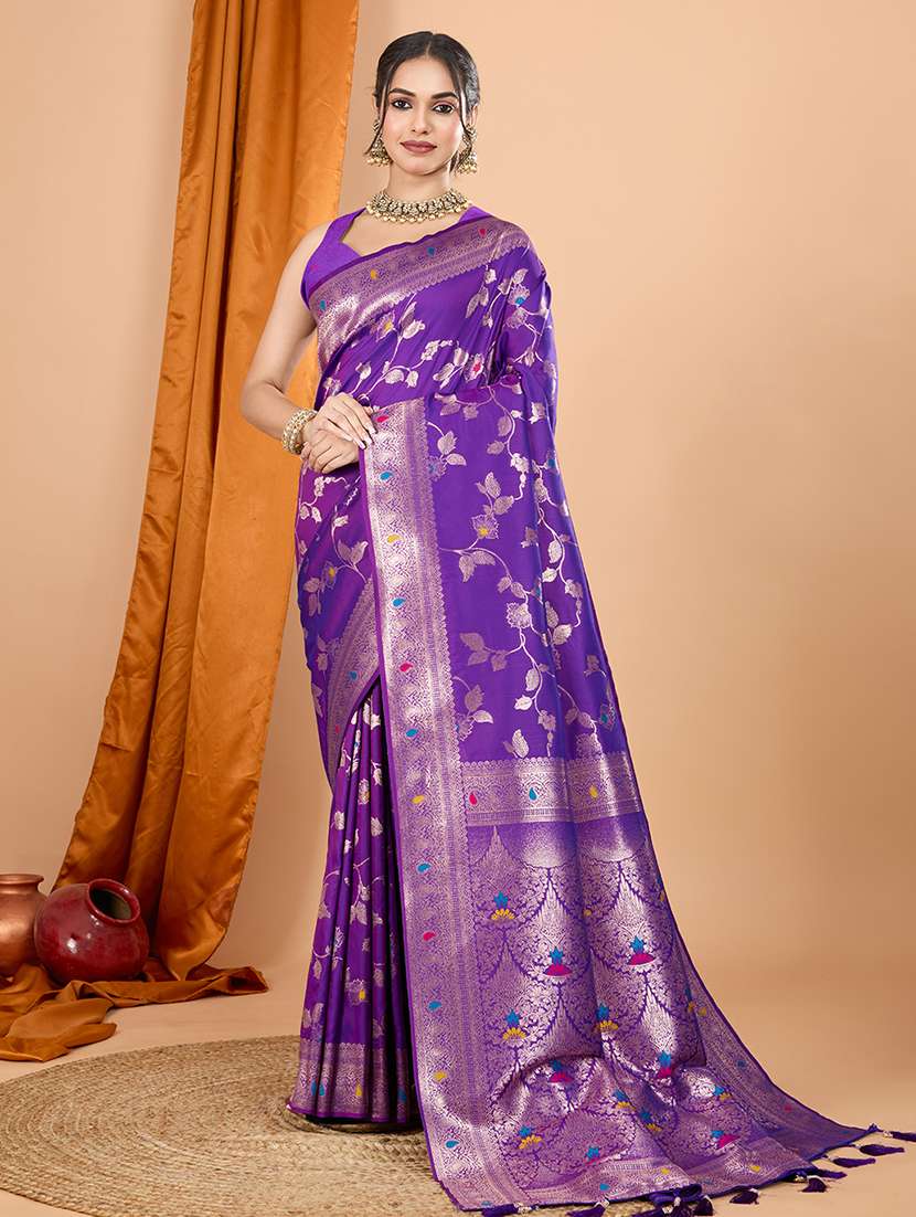 women self design banarasi saree with blouse