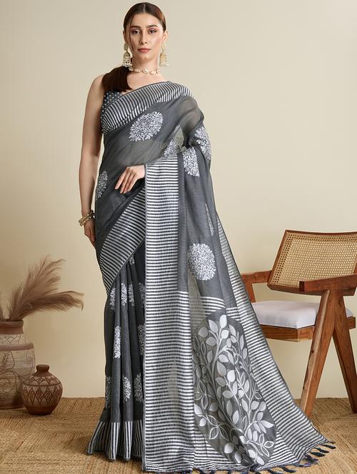 women self design bordered saree with blouse - 21998795 - Standard Image - 0
