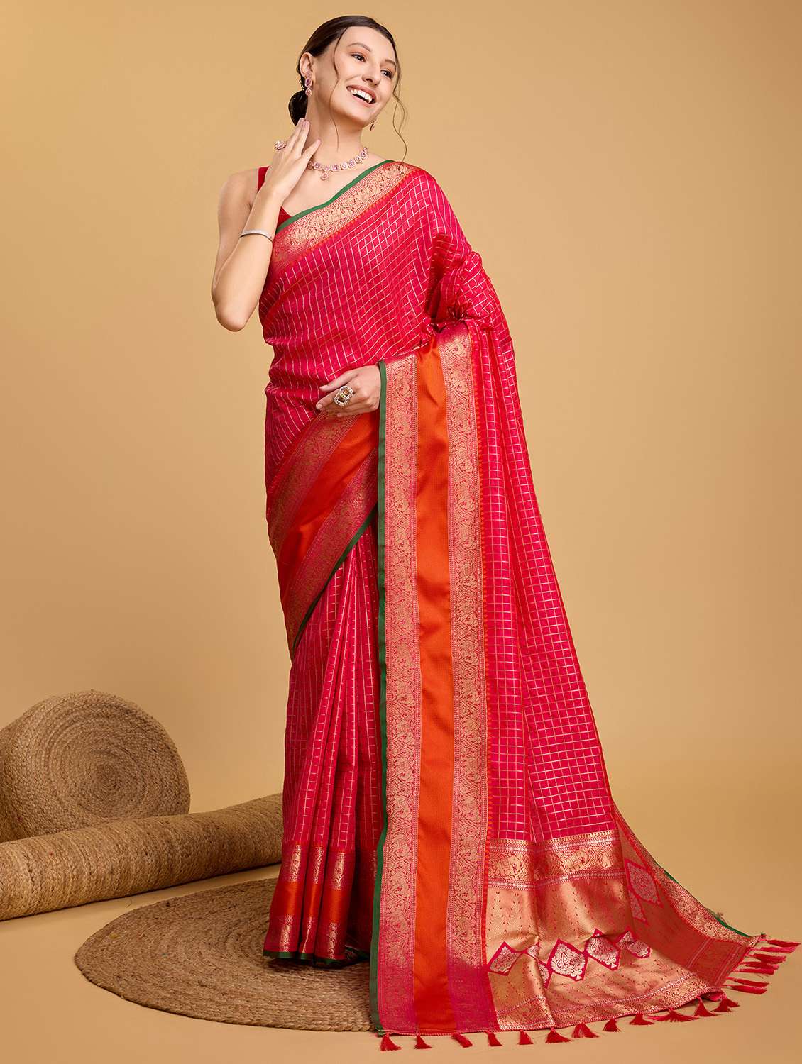 women checkered bordered saree with blouse