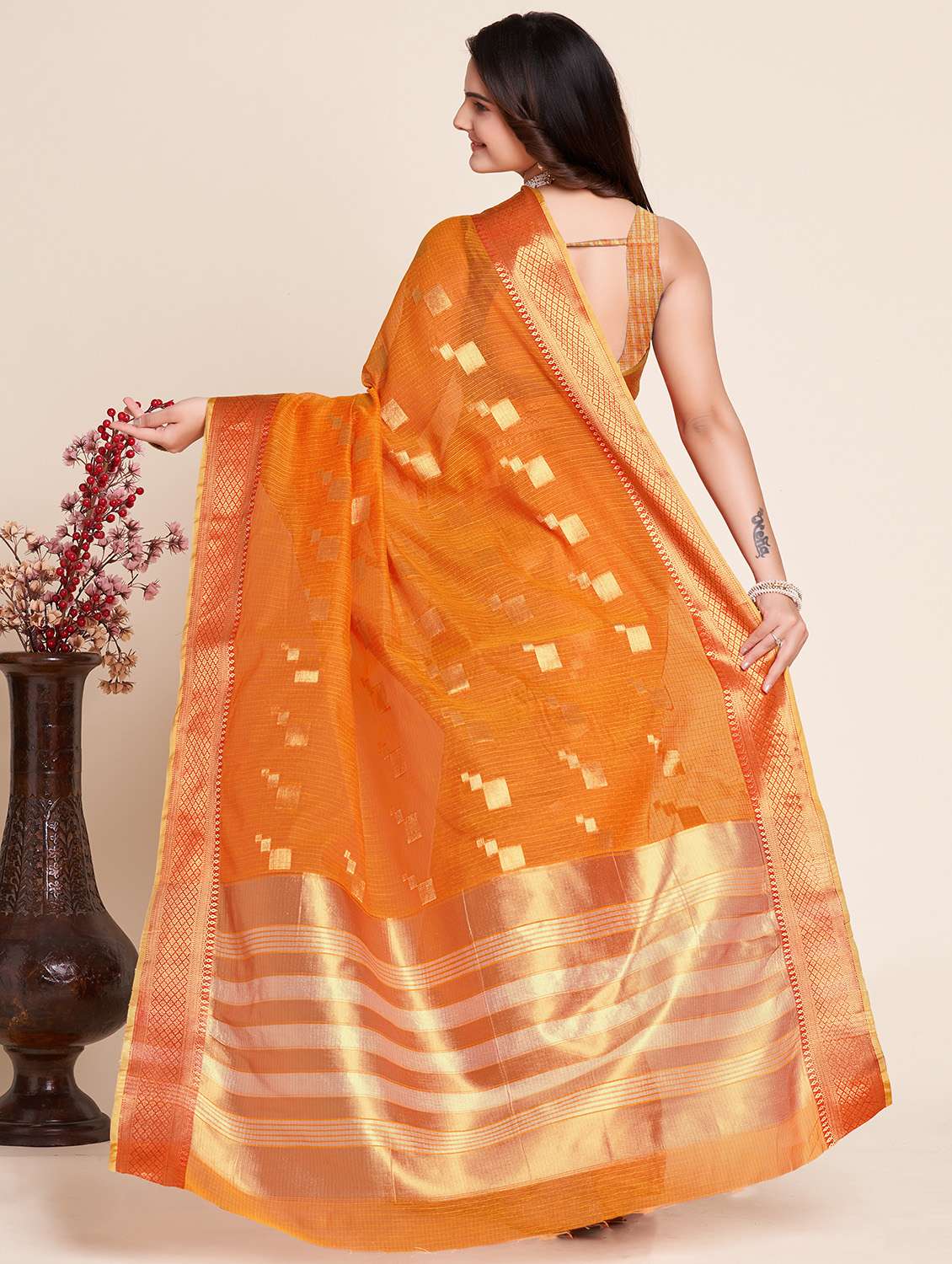 women self design bordered saree with blouse - 22000090 -  Standard Image - 2