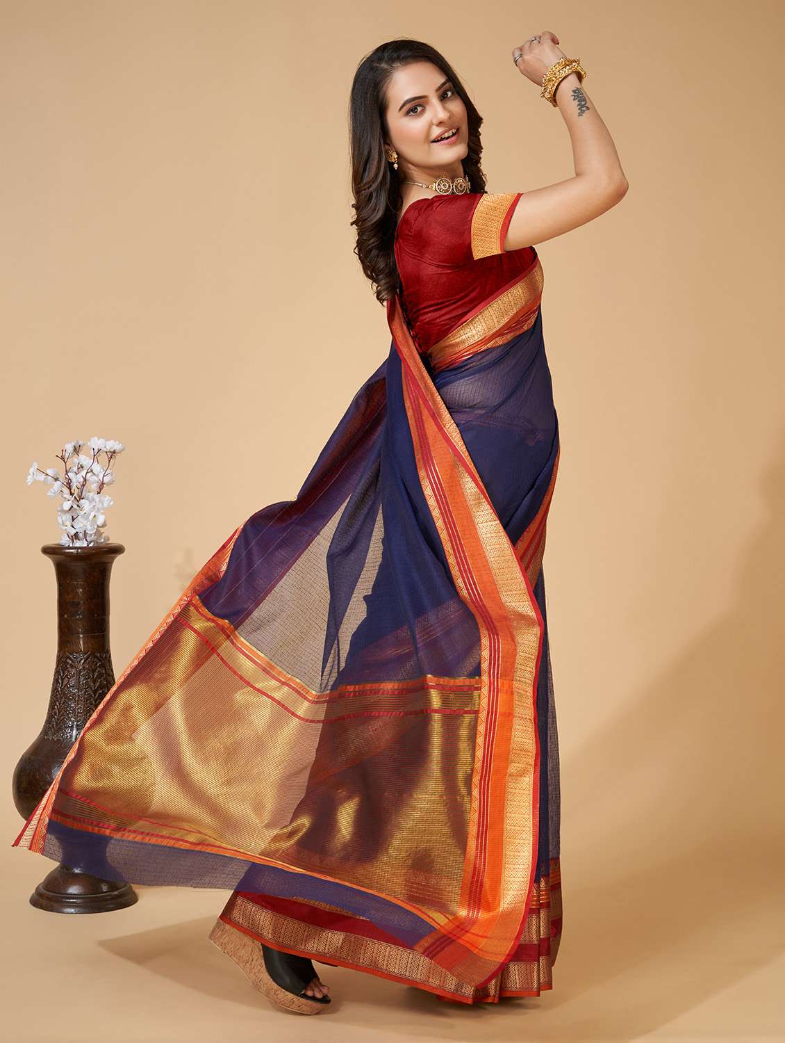 women solid with bordered kota doria saree with blouse - 22001288 -  Standard Image - 2