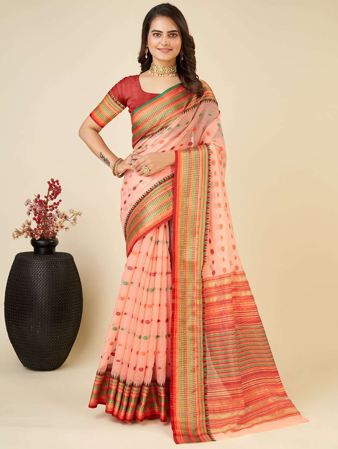 women self design bordered saree with blouse