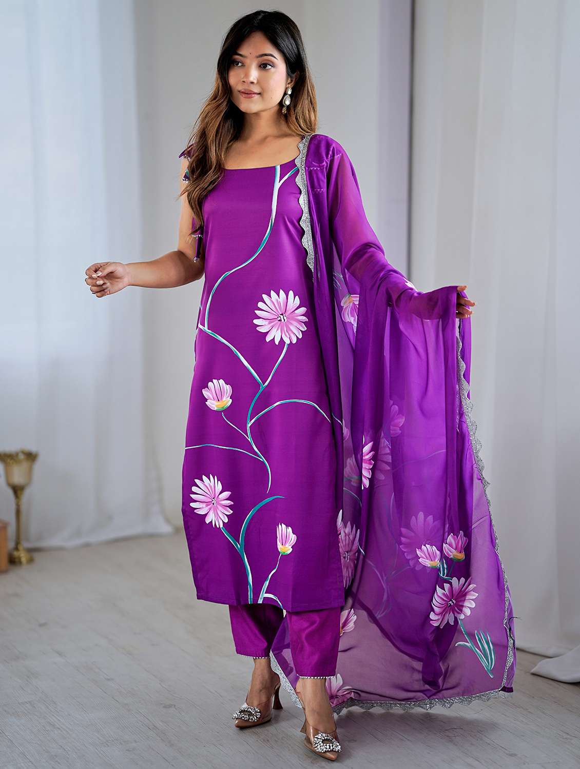 women floral sleeveless kurta pant with dupatta set - 22001602 -  Standard Image - 2