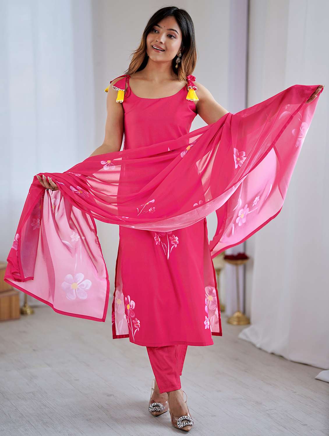 women floral printed sleeveless kurta pant with dupatta set - 22001603 -  Standard Image - 2