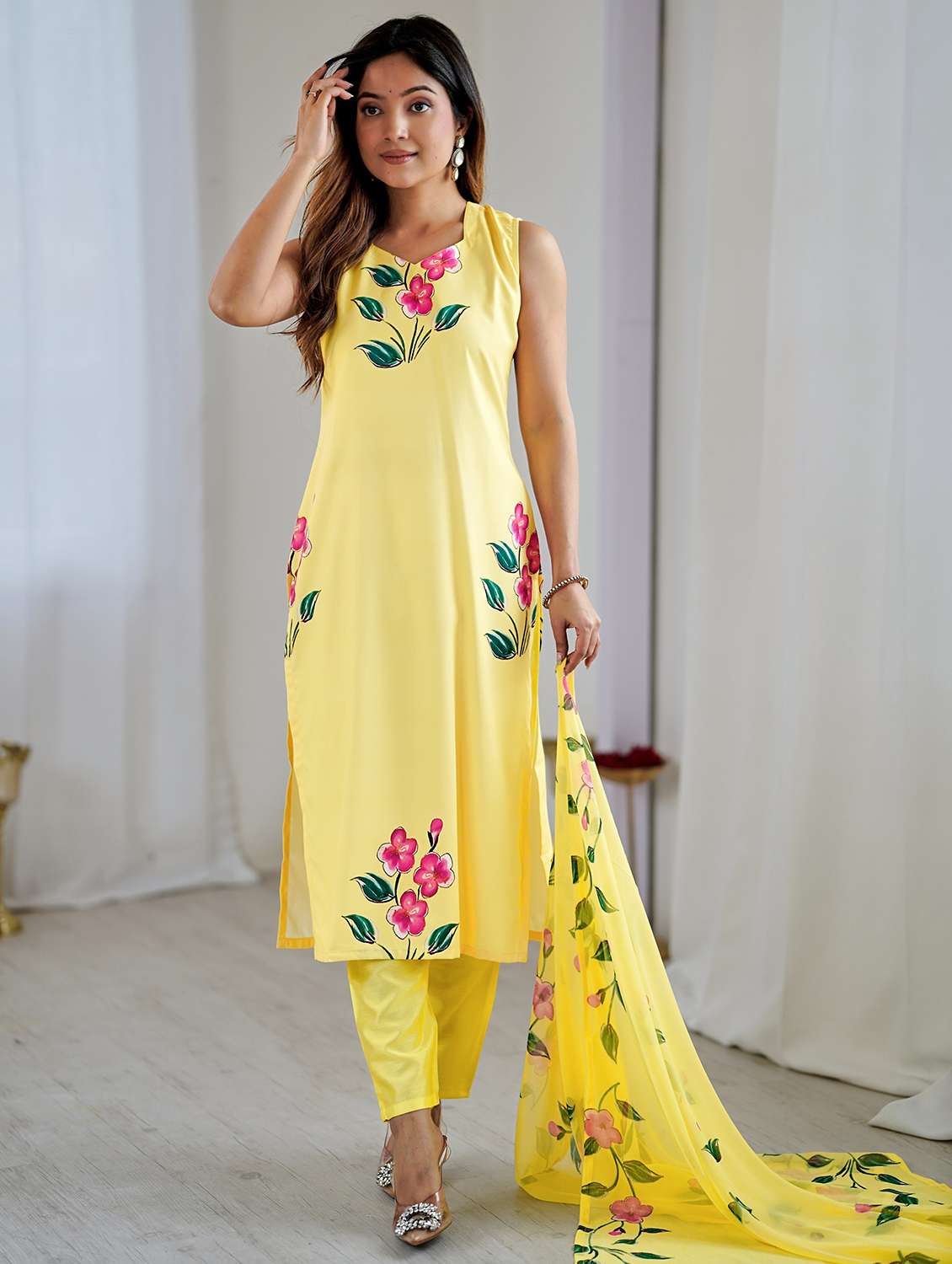 women floral sleeveless kurta pant with dupatta set - 22001604 -  Standard Image - 2
