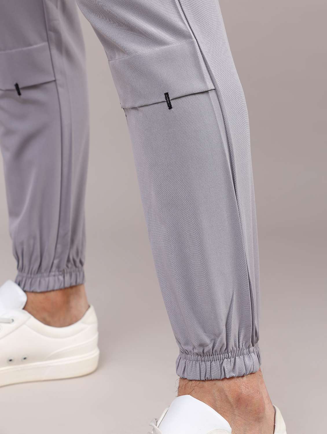 men solid mid rise slim fit jogger - 22003541 -  Standard Image - 7