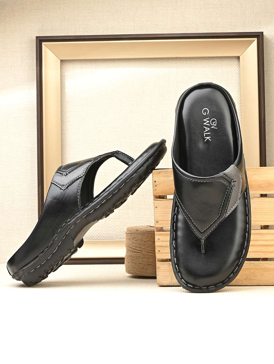men solid toe separator sandal