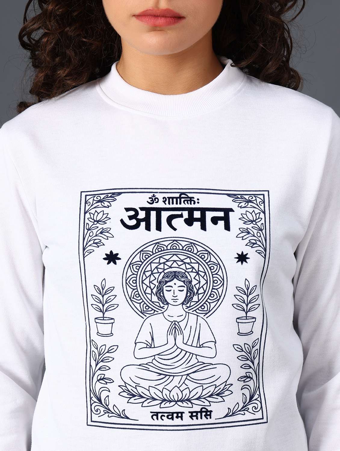 white fleece chest print sweatshirt - 22004127 -  Standard Image - 2