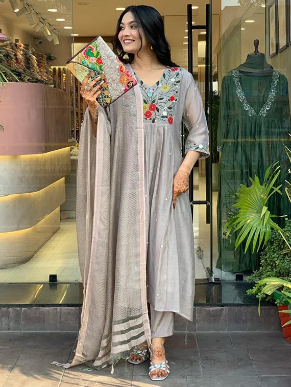women embroidered three quarter sleeve kurta pant with dupatta set - 22004633 - Standard Image - 2