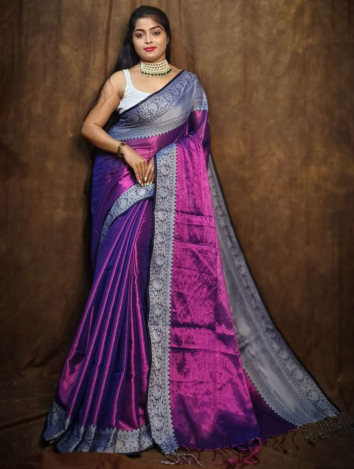 women solid with bordered saree