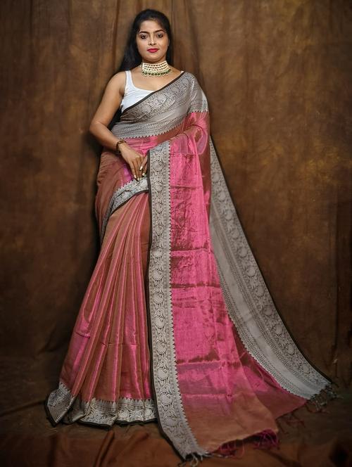 women solid with bordered saree - 22004981 - Standard Image - 0