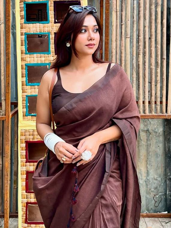 women solid handloom saree with blouse - 22004996 - Standard Image - 2