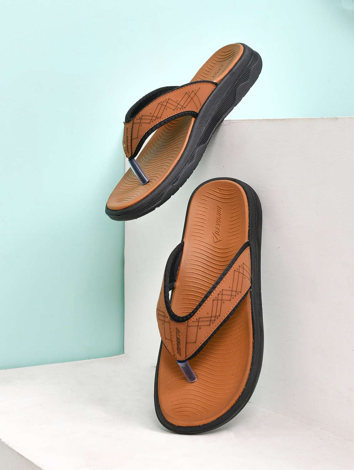 men solid toe separator flip flop - 22005956 - Zoom Image - 0