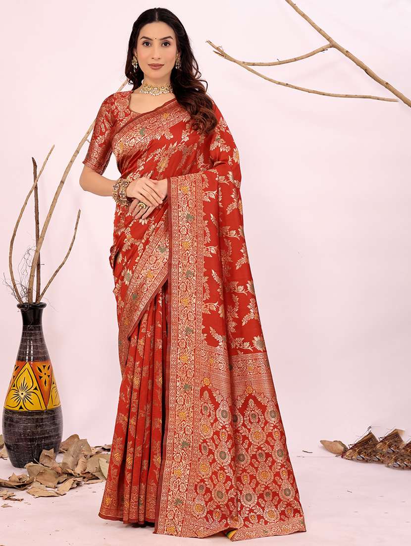 women self design banarasi saree with blouse