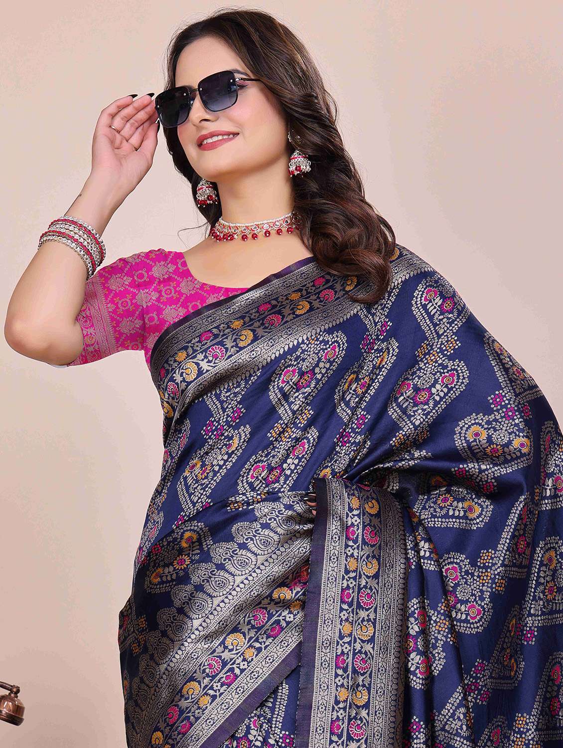 women self design banarasi saree with blouse - 22007093 -  Standard Image - 2