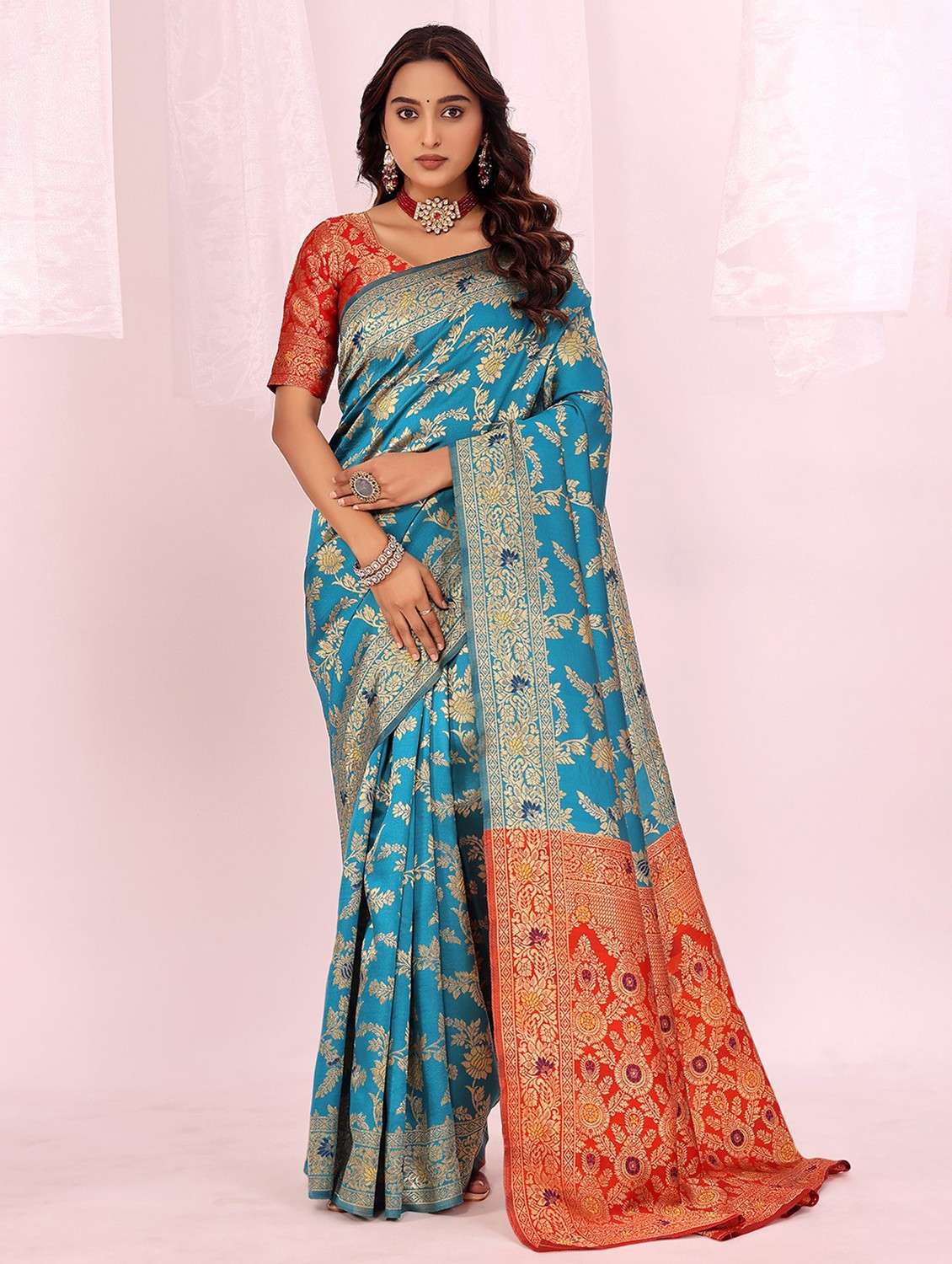 women self design banarasi saree with blouse