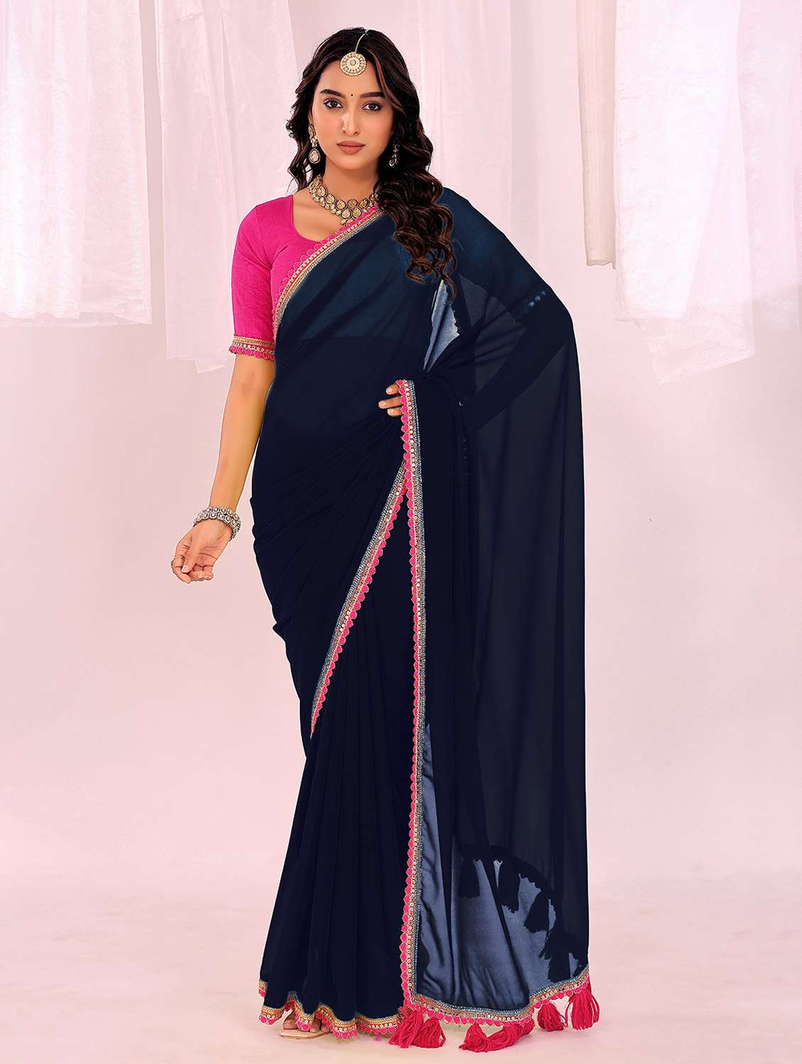 women solid with bordered saree with blouse