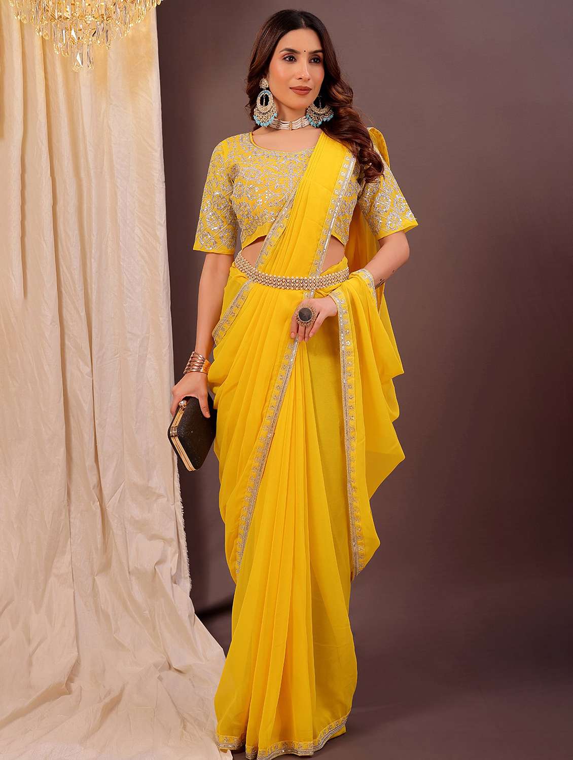 women solid with bordered saree with blouse