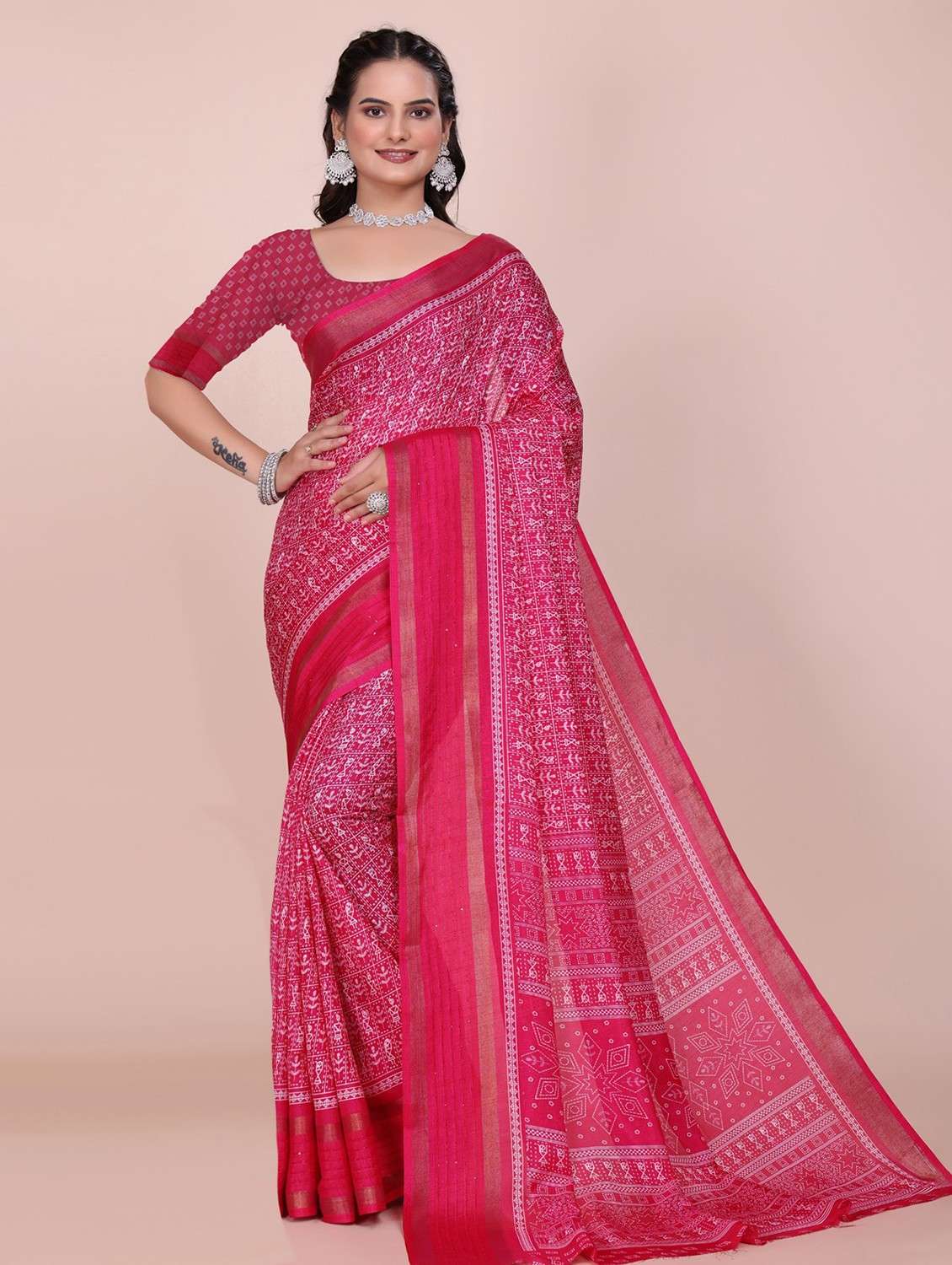 women pink printed saree with blouse