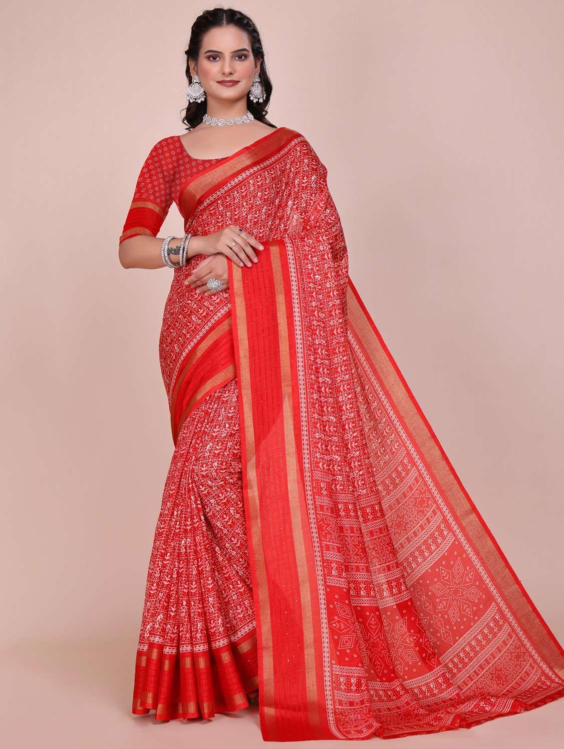 women red printed saree with blouse - 22007279 -  Zoom Image - 0