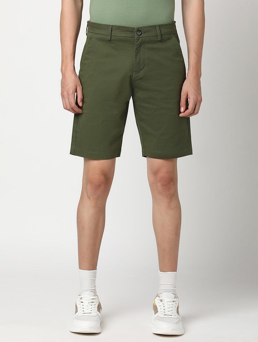 men solid mid rise regular fit shorts - 22007687 - Zoom Image - 0